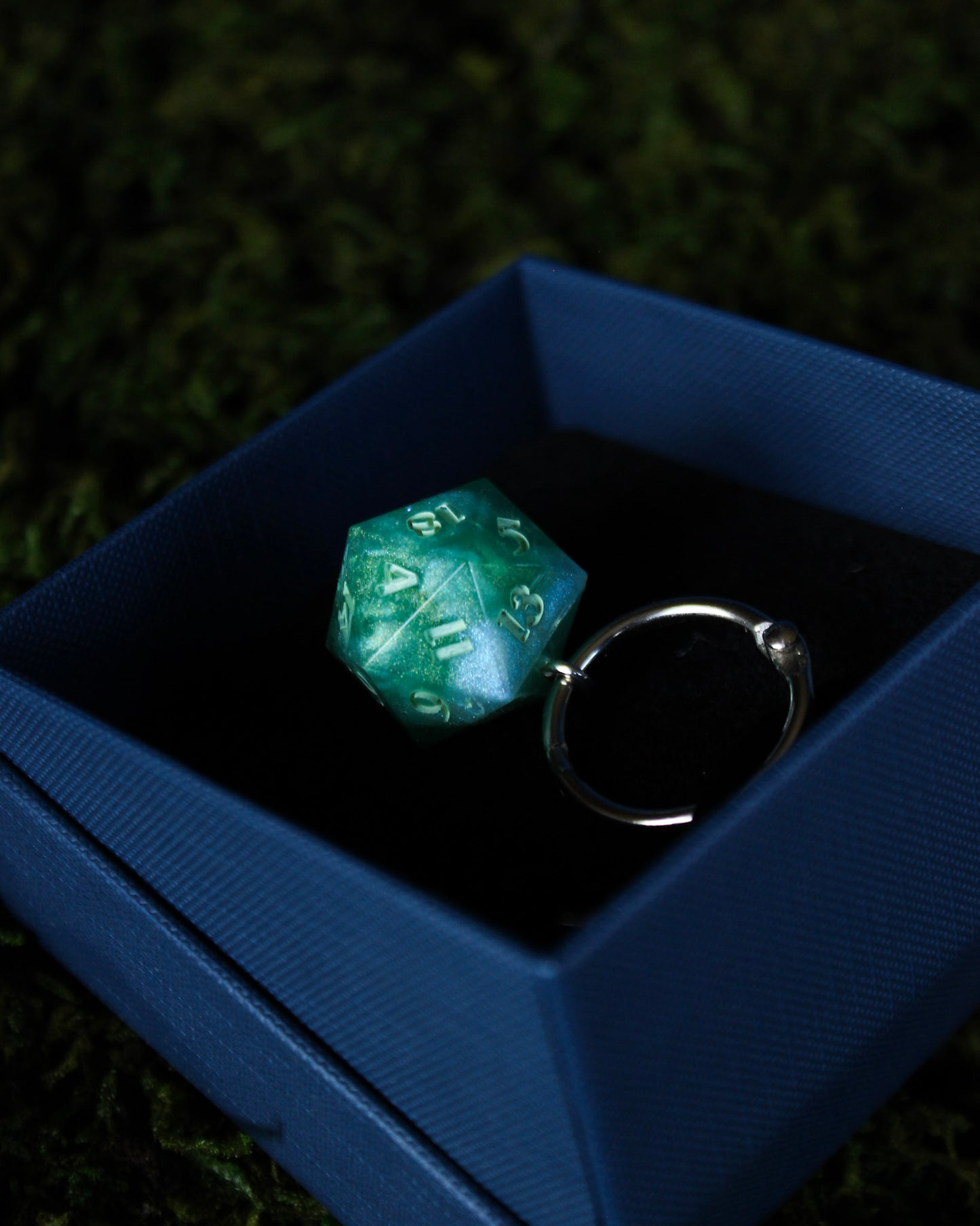 Chunky Dice Stitch Marker D20 - Plant Magic