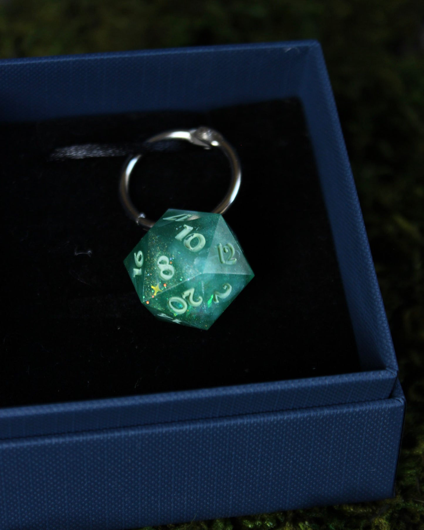 Chunky Dice Stitch Marker D20 - Plant Magic