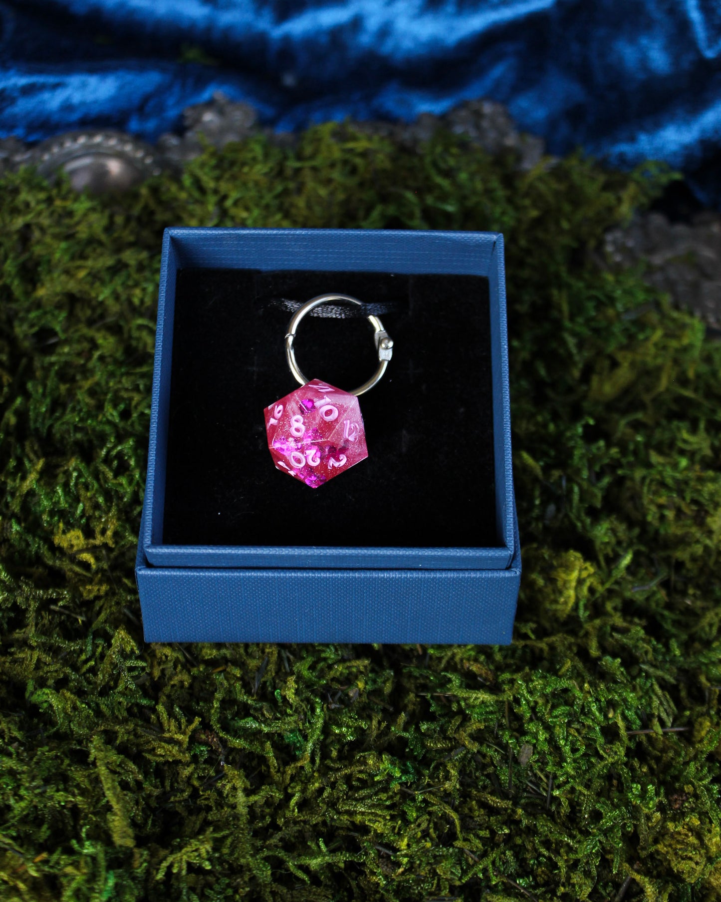 Chunky Dice Stitch Marker D20 - Tusk Love