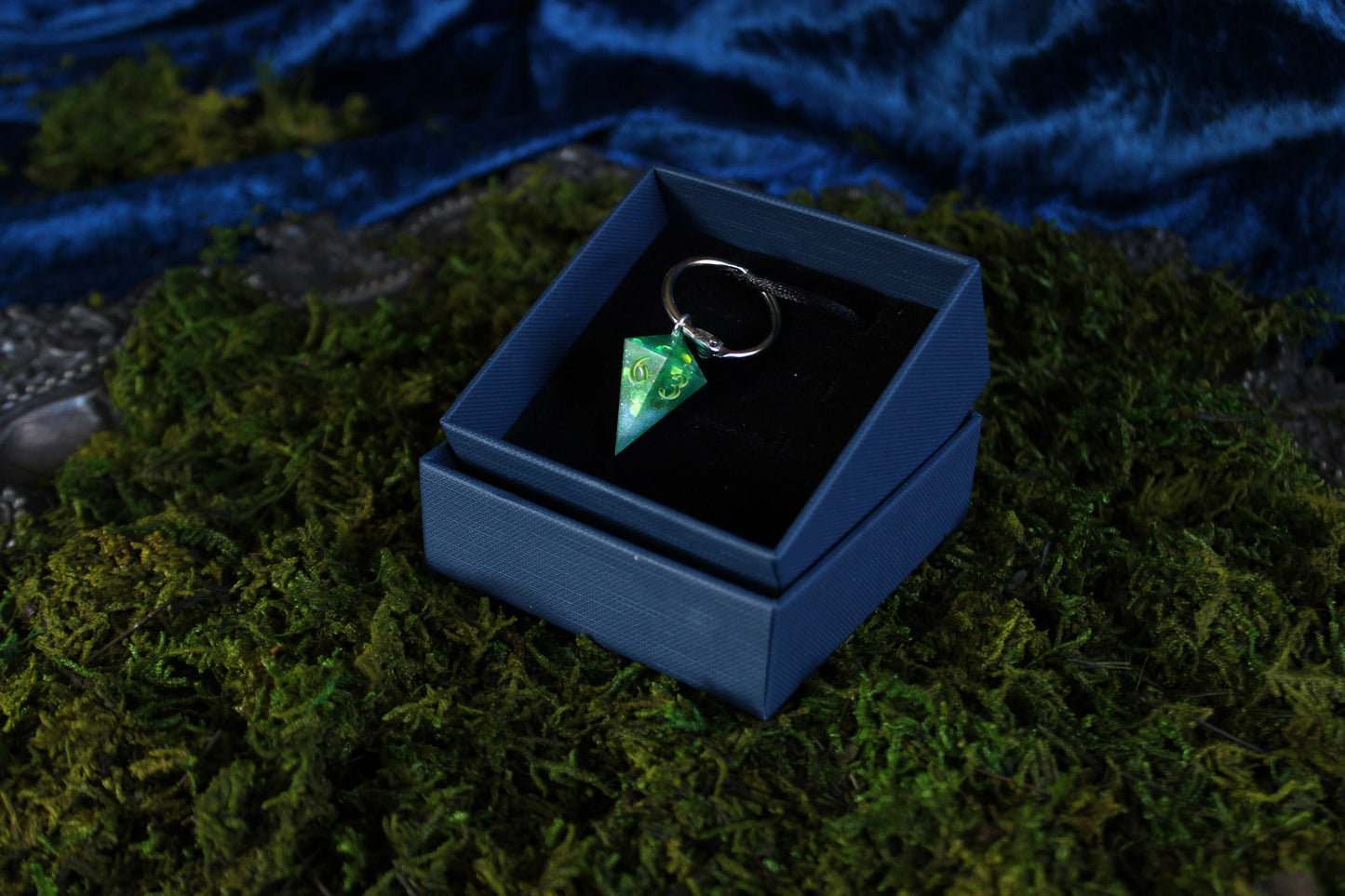 Chunky Dice Stitch Marker Shard D6 - Green Dragon