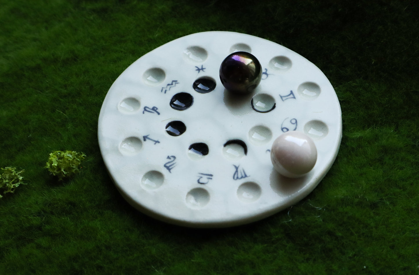 Moon Phase Tracker Plate