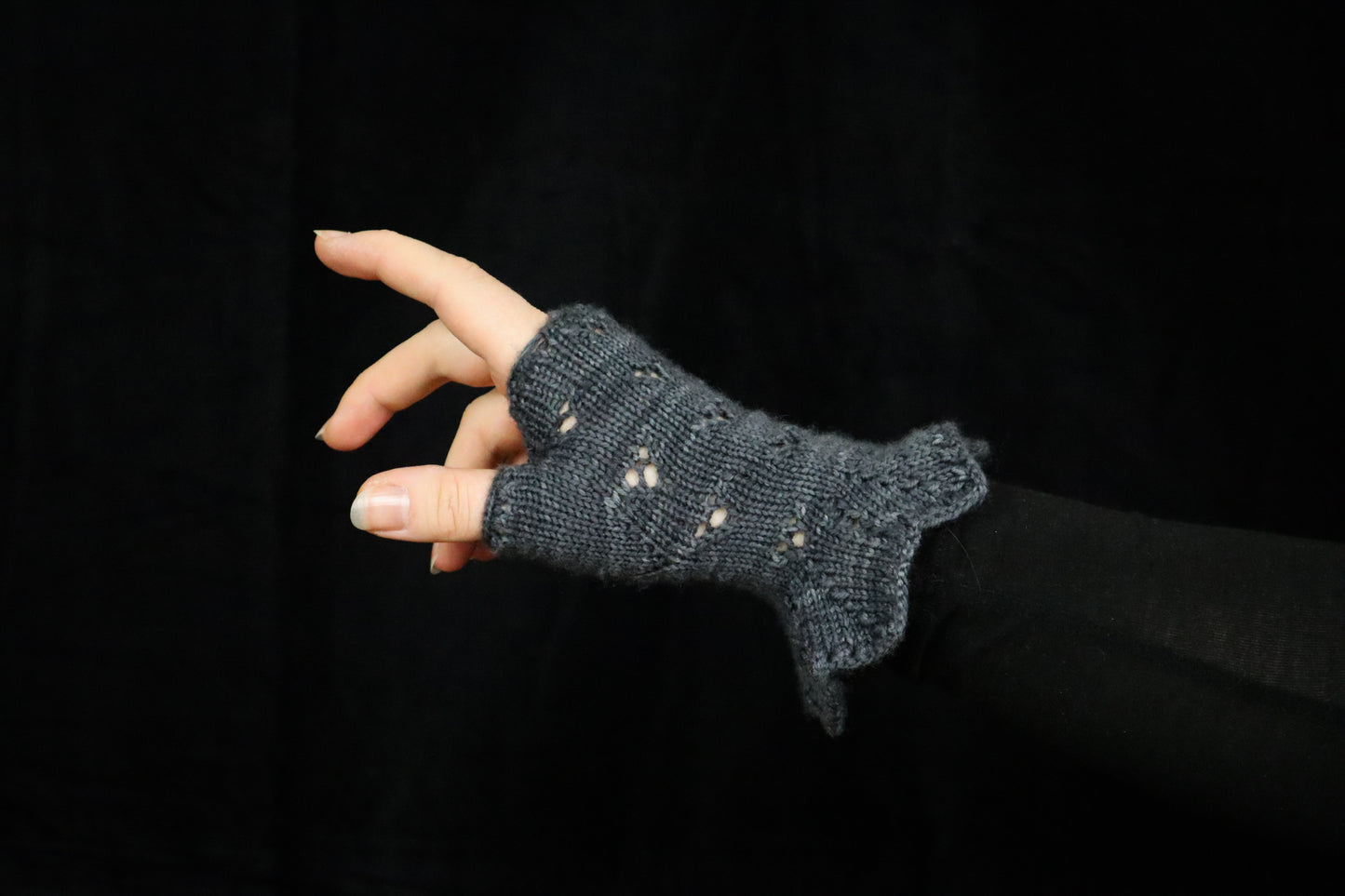 Wool of Bat Mitts Knitting Pattern